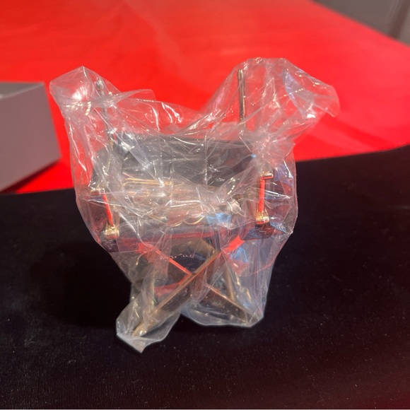 Ambassador Black Magnetic Paper Clip Chair. Brand new with gift box - Picture 6 of 11